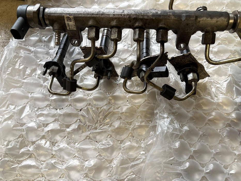 Listwa wtryskowa wtryski pompa wtryskowa Volkswagen Passat B6 2,0TDI