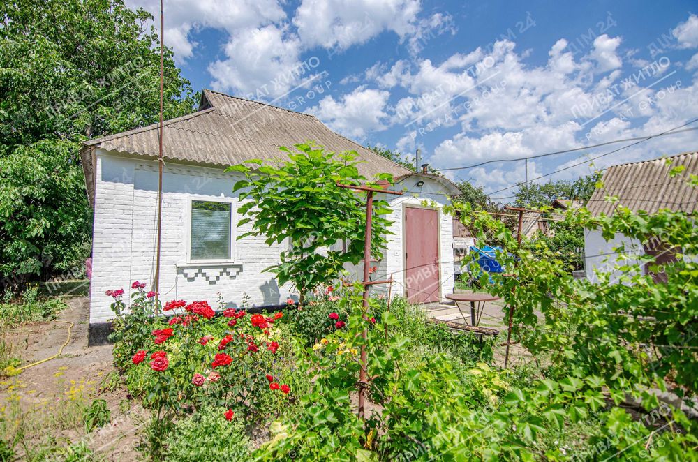 Продається гарний будинок в передмісті Полтави.