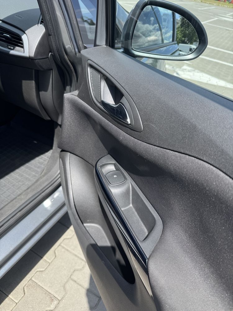 Автомобіль Opel Corsa 1.4 2017 рік Офіціал Автомат