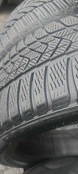 2 opony zimowe PIRELLI 225/45/18 2023rok