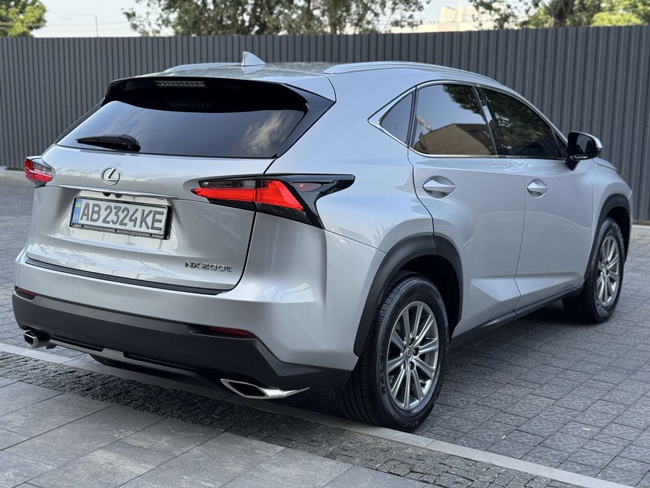 Терміново LEXUS NX 200T ( 2016 року )