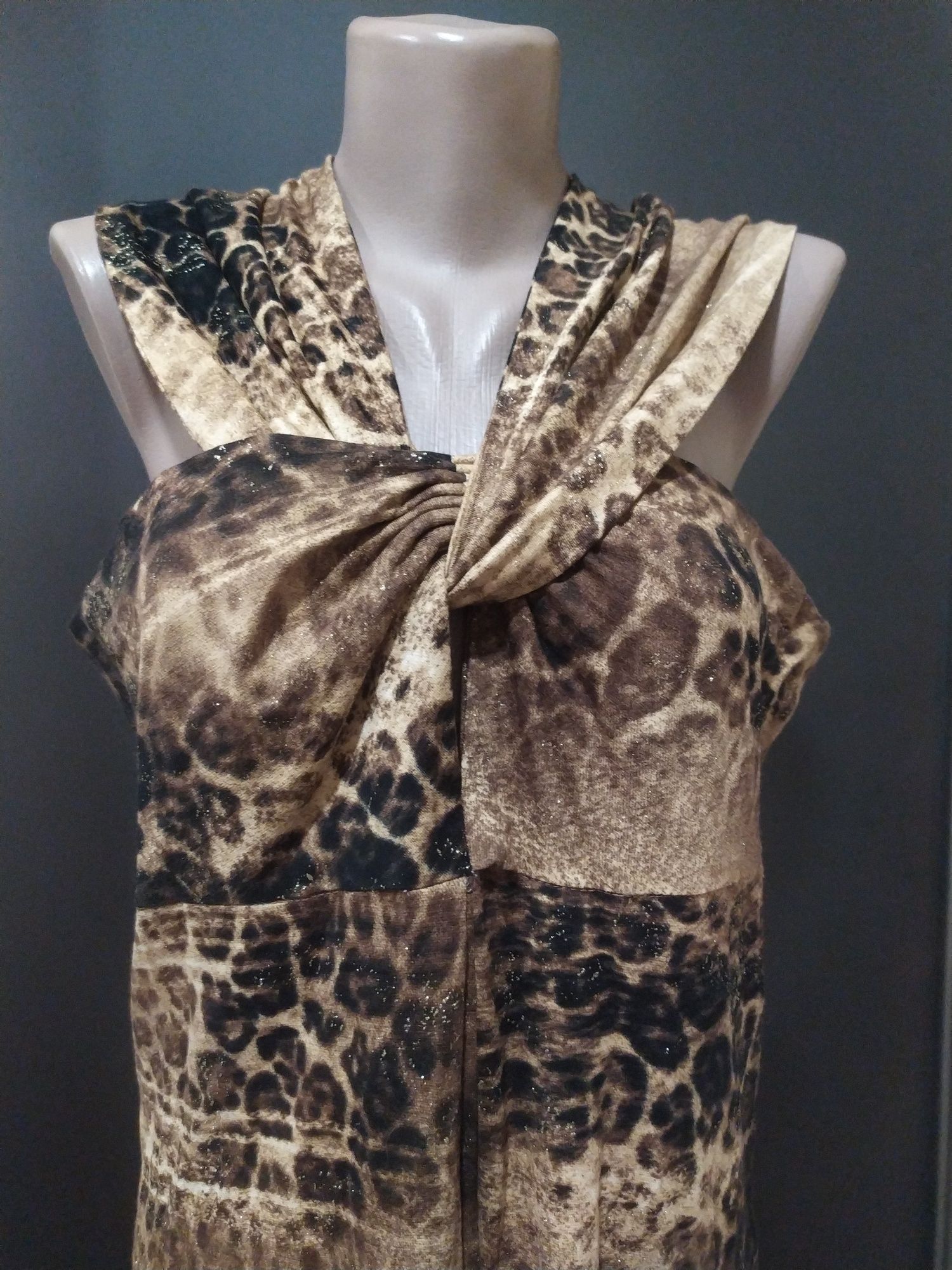 Платье леопардовое 46 р состояние нового