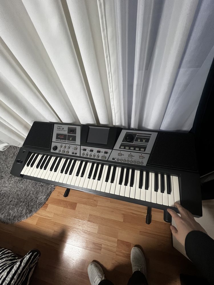 Roland VA-3 синтезатор піаніно в ідеальному стані