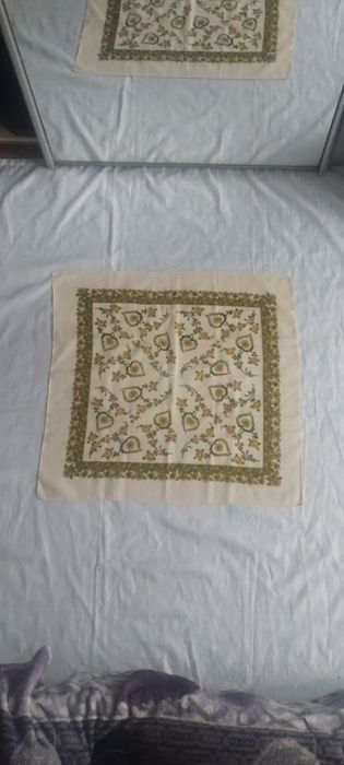 Гуцульська старовинна хустка.