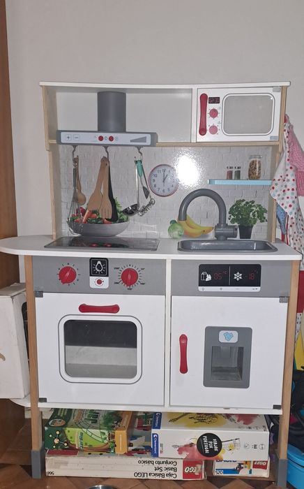 Cozinha de madeira (lidl) e acessórios