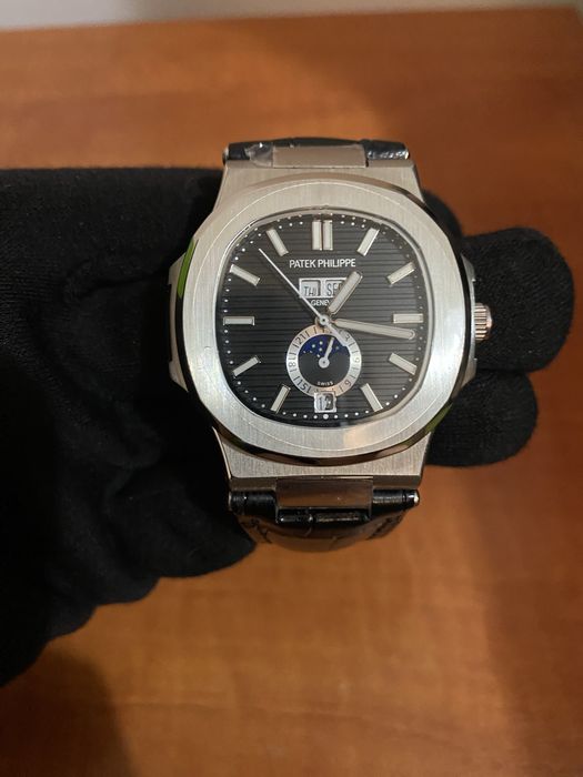 Patek Philippe Nautilus 41mm Black Dial *NOVO*