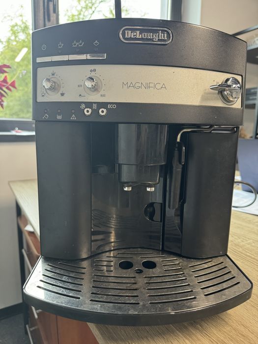 Продам кавомашину DeLonghi Magnifica (під ремонт)