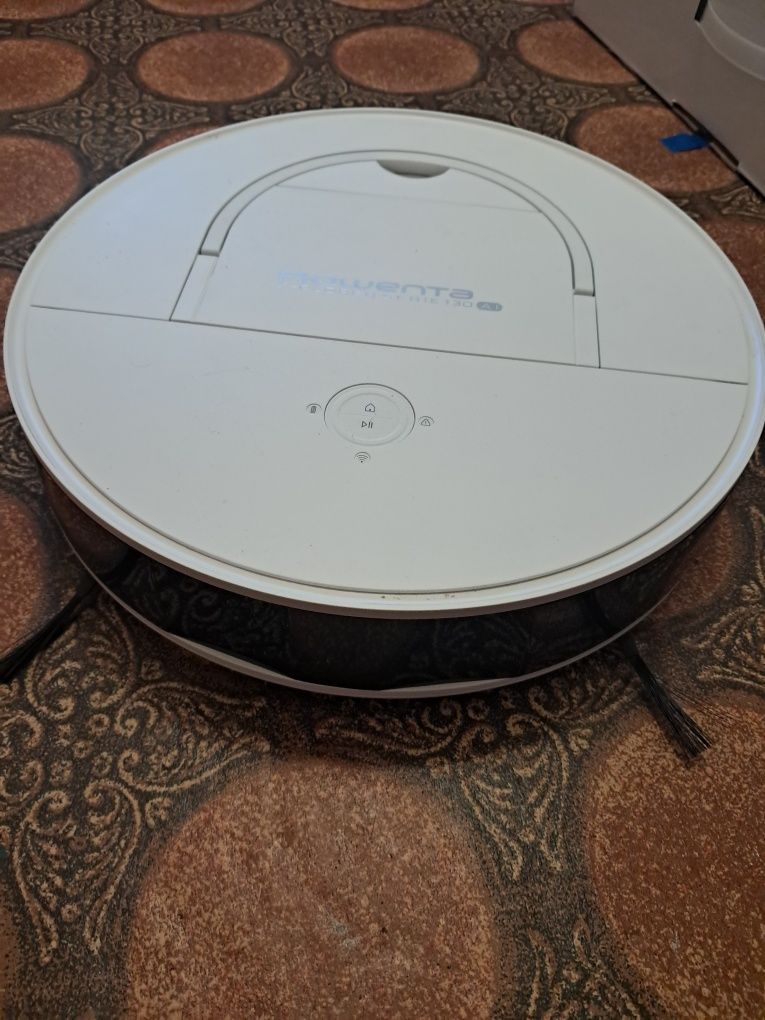 Продам робот пылесос Ровента RR9077WH.