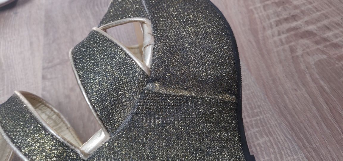 Buty wysoka koturna. Piękne. Rozmiar 38