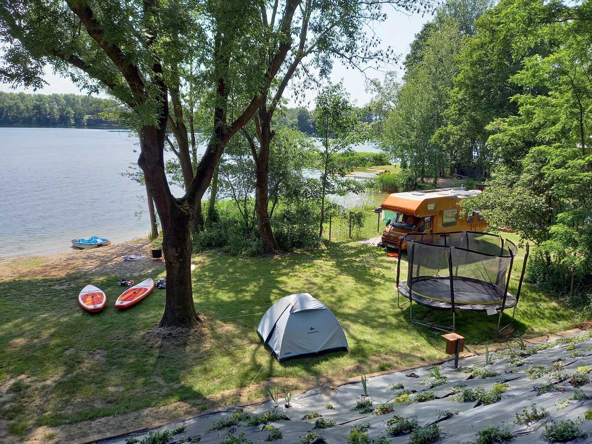 Apartament nad brzegiem jeziora, jacuzzi, sauna, pole biwakowe