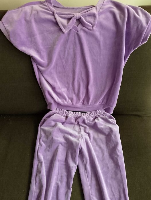 Dresy welurowe damskie.