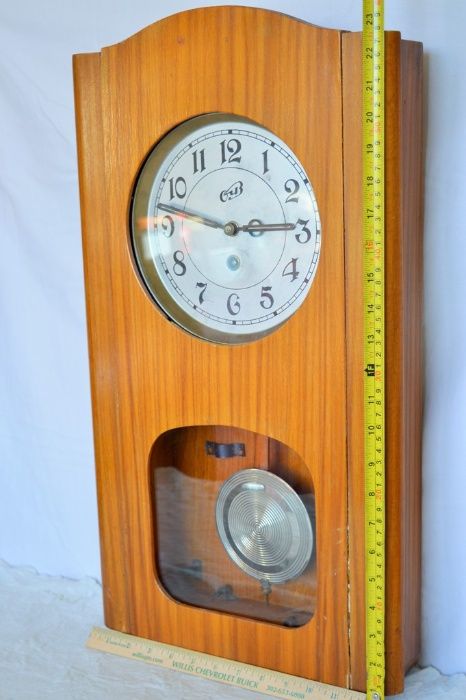 Часы ОЧЗ граждан СССР 50-х г. того века, времен правления Н. Хрущёва