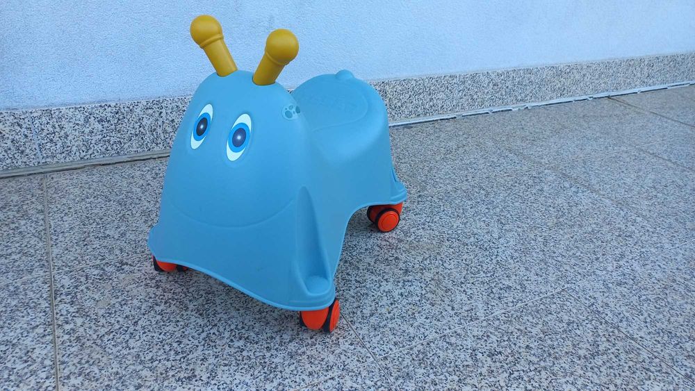 Carrinho de bebé ' famosa'