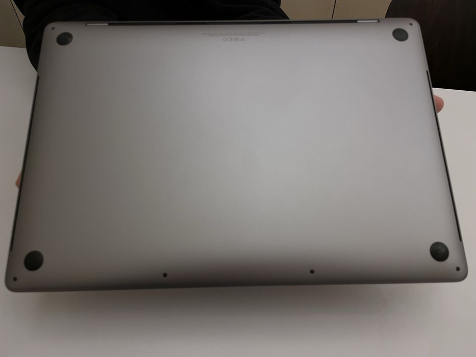 MacbookPro 16 2019 IntelCore i9 16/1T