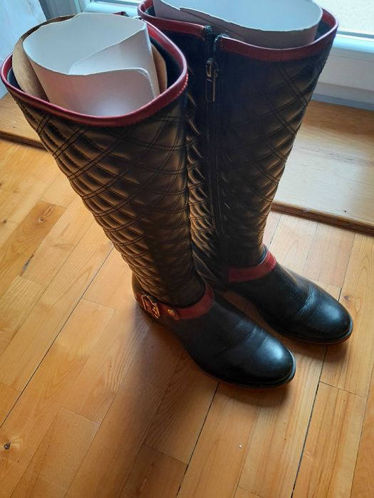 Oddam buty mało używane.