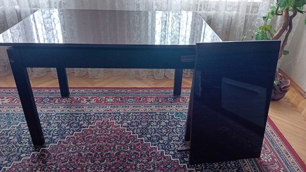 Обеденныйстол202529