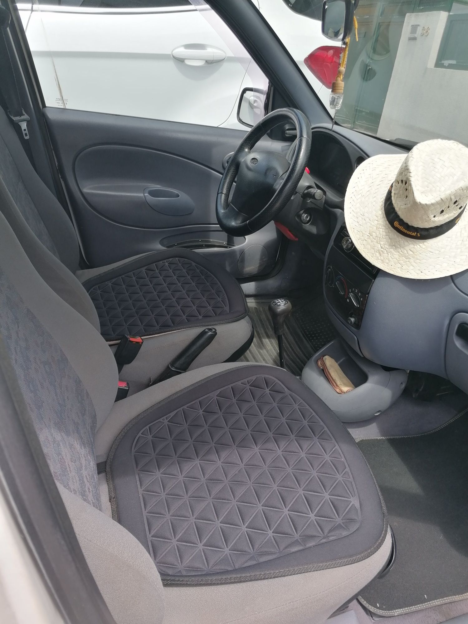 Vendo Ford Courier