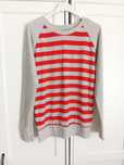 Sweter szary paski czerwony