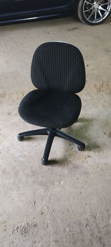 Fotel obrotowy, krzesło biurowe