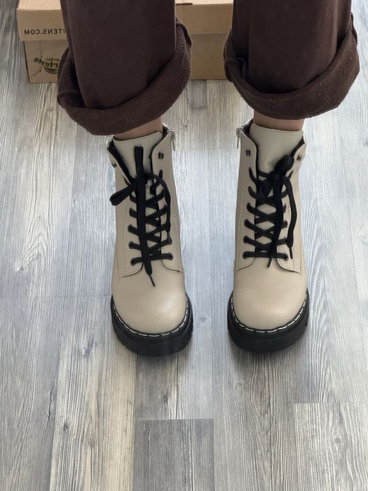 бежеві зимові черевики Rieker