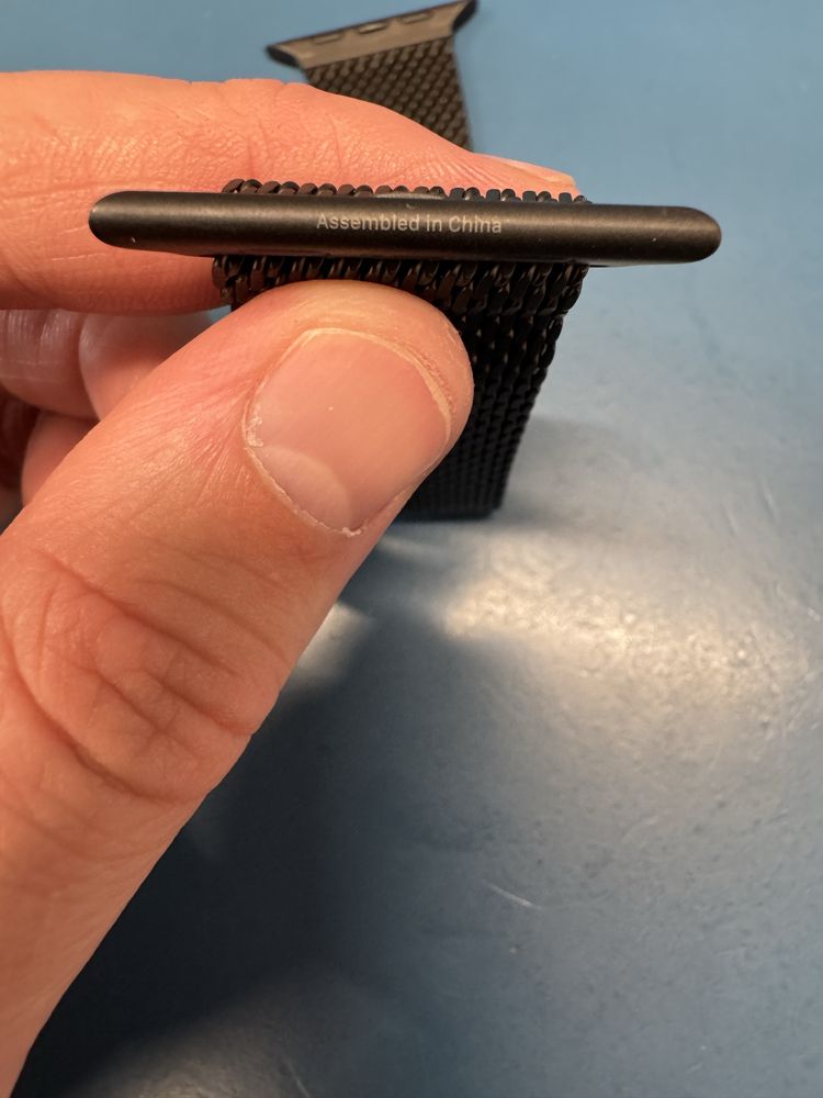 Apple 49mm Black Titanium Milanese Loop - Medium