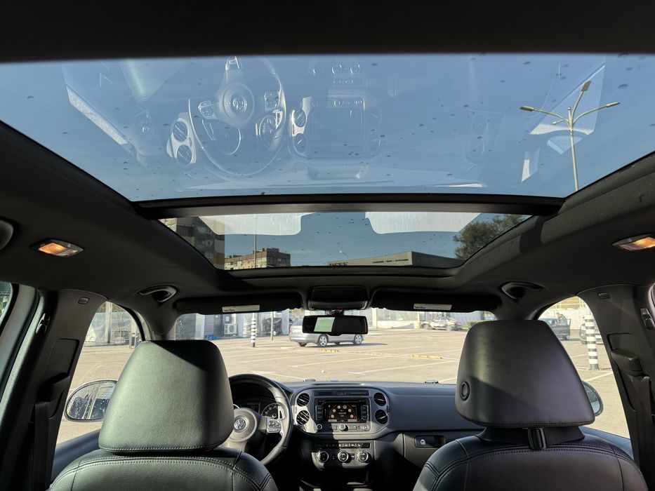 Volkswagen Tiguan SPORT R-LINE