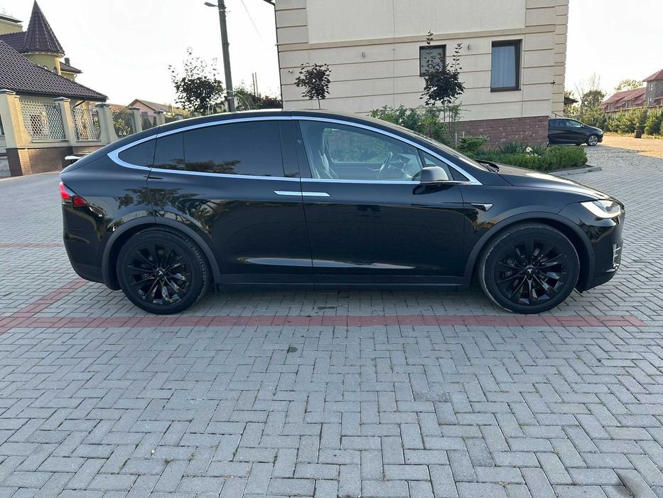 Tesla Model X Dual Motor 2017 Європа