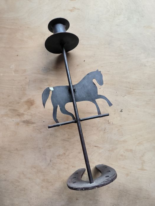 Świecznik koński gadżet dla koniarza na świecę metalowy metaloplastyka