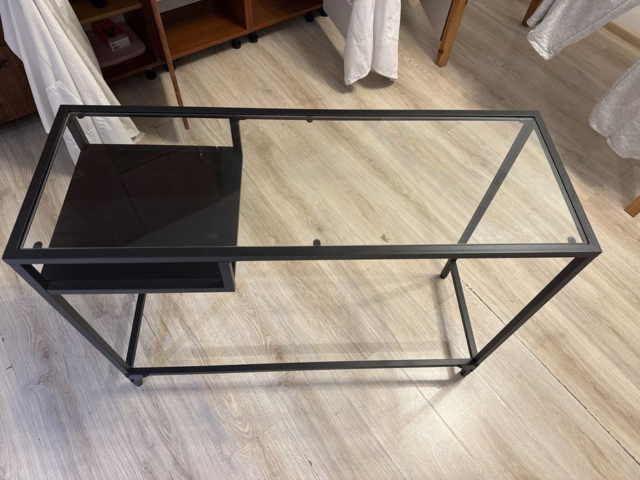 Szklane biurko ikea