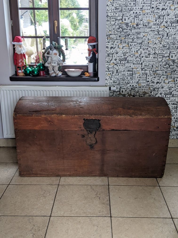 Stara skrzynia kufer drewno okucia metalowe antyk