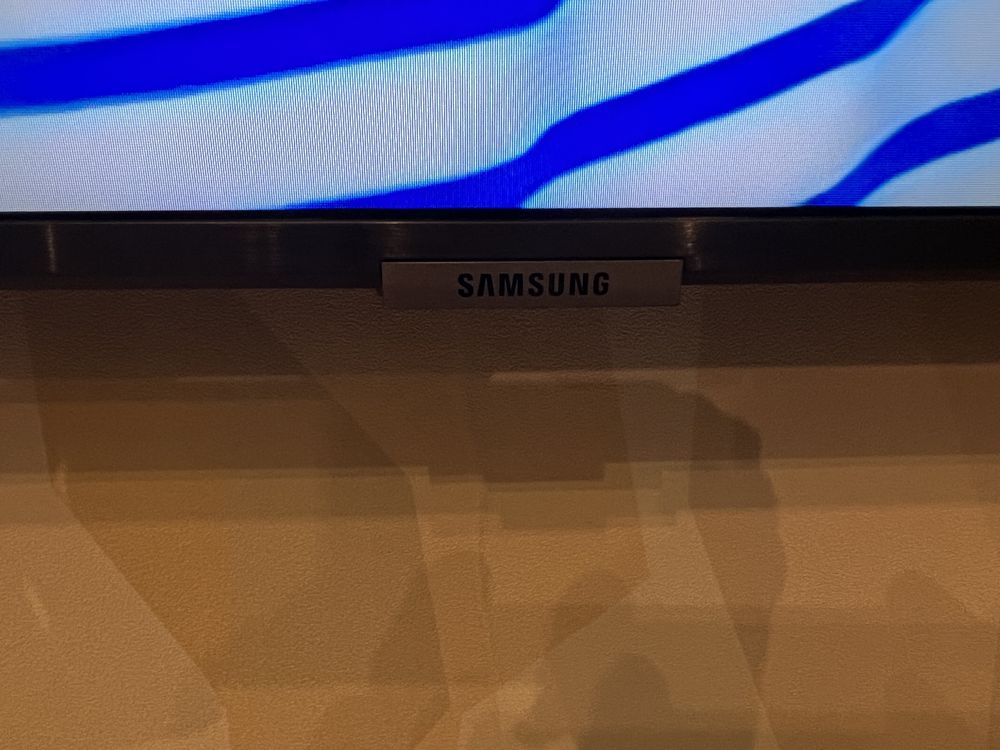 Продам телевизор Samsung 55 smart tv , конец 2021г.