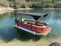 Barco pontoon jangada
