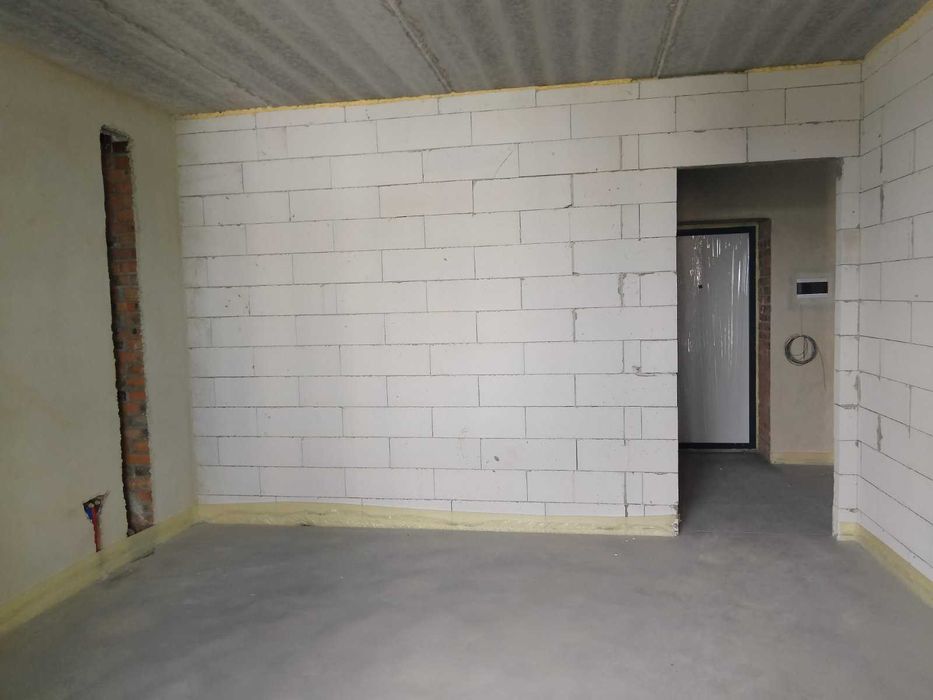 Однокімнатна в зданому БУДИНКУ!!!