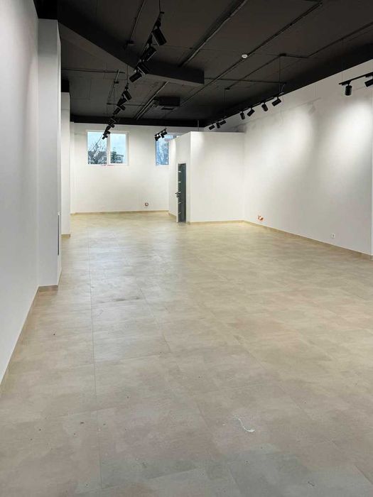 Оренда приміщення в мега-прохідному місці - озеро, парк, Мазепи,160А