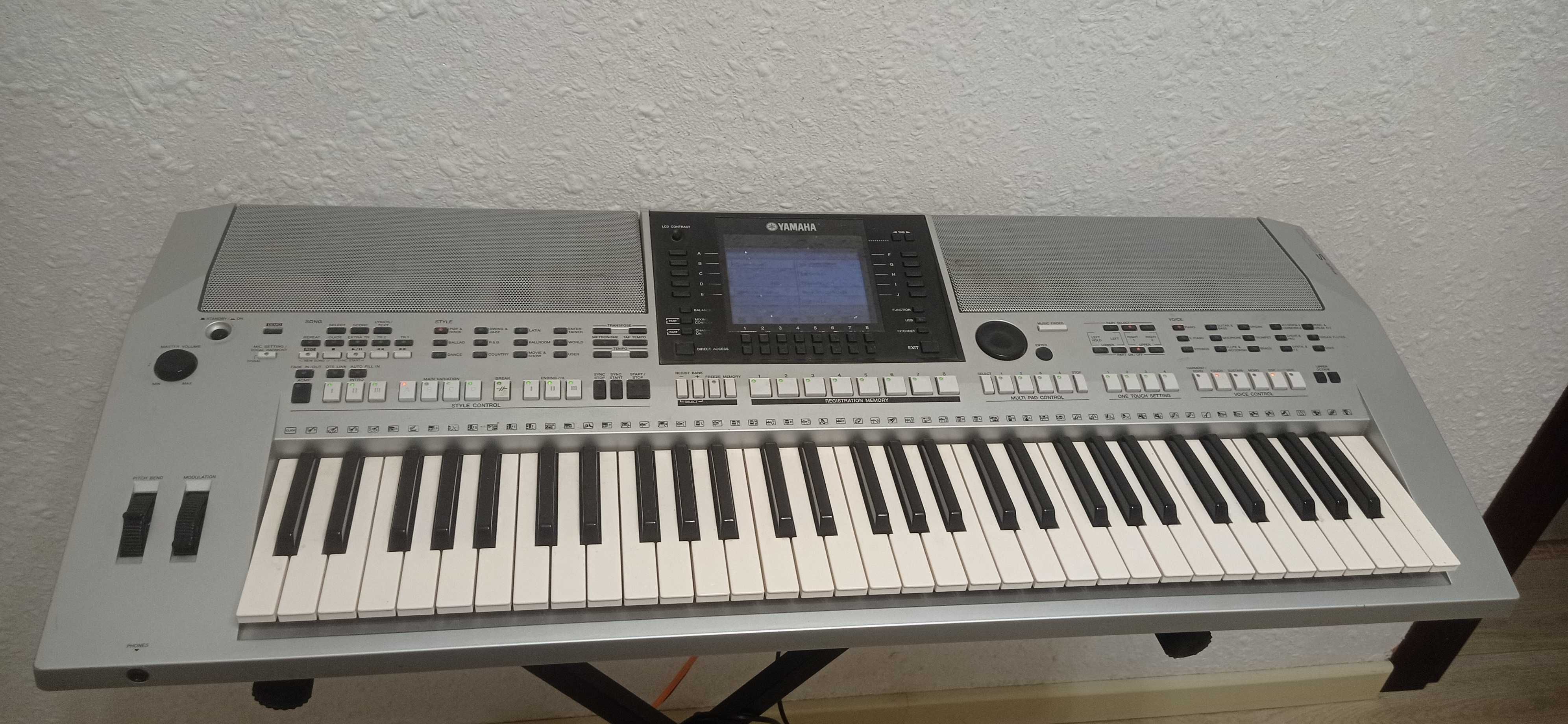 Синтезатор PSR S900