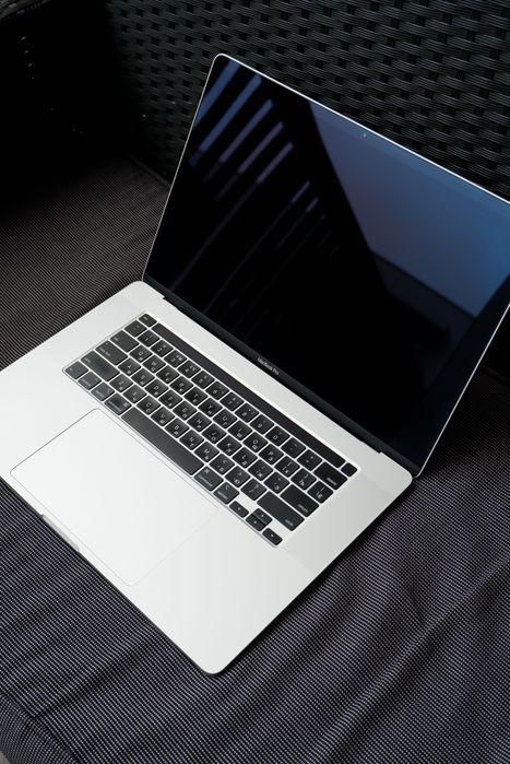 MacBook Pro 16” 2019 i7 / 16GB / 512GB – idealny stan, Warszawa