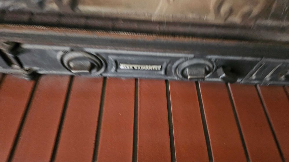 Kominek żeliwny Chemines Philippe 70 x 55 z ramą i półką