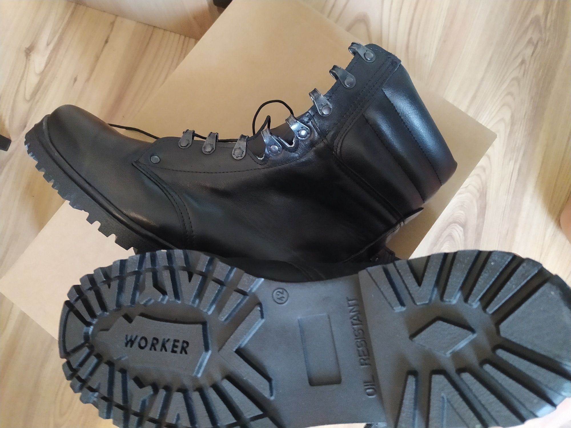 Buty wojskowe, taktyczne, r. 42. NOWE