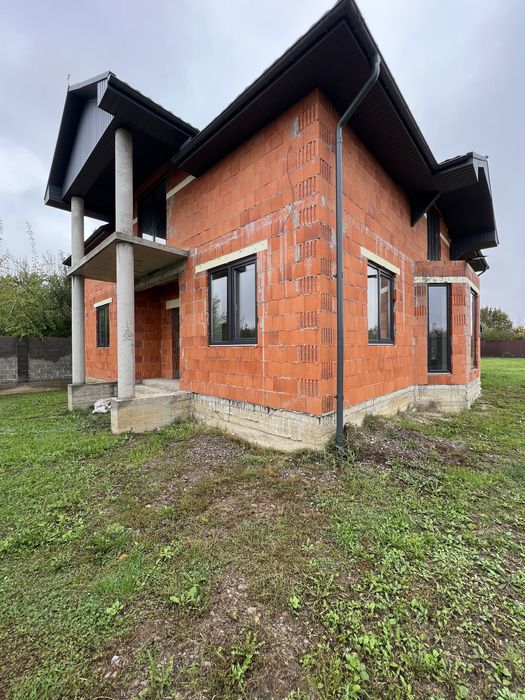 Продаж будинку.