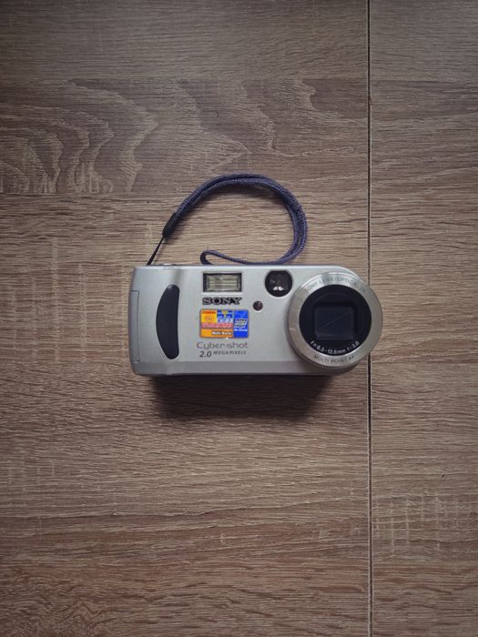 Aparat Cyfrowy Sony Dsc-P51 2.0 Prawdopodobnie niesprawny