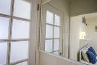 Duas portas interiores 60x200cm, madeira lacada a branco, vidros fosco