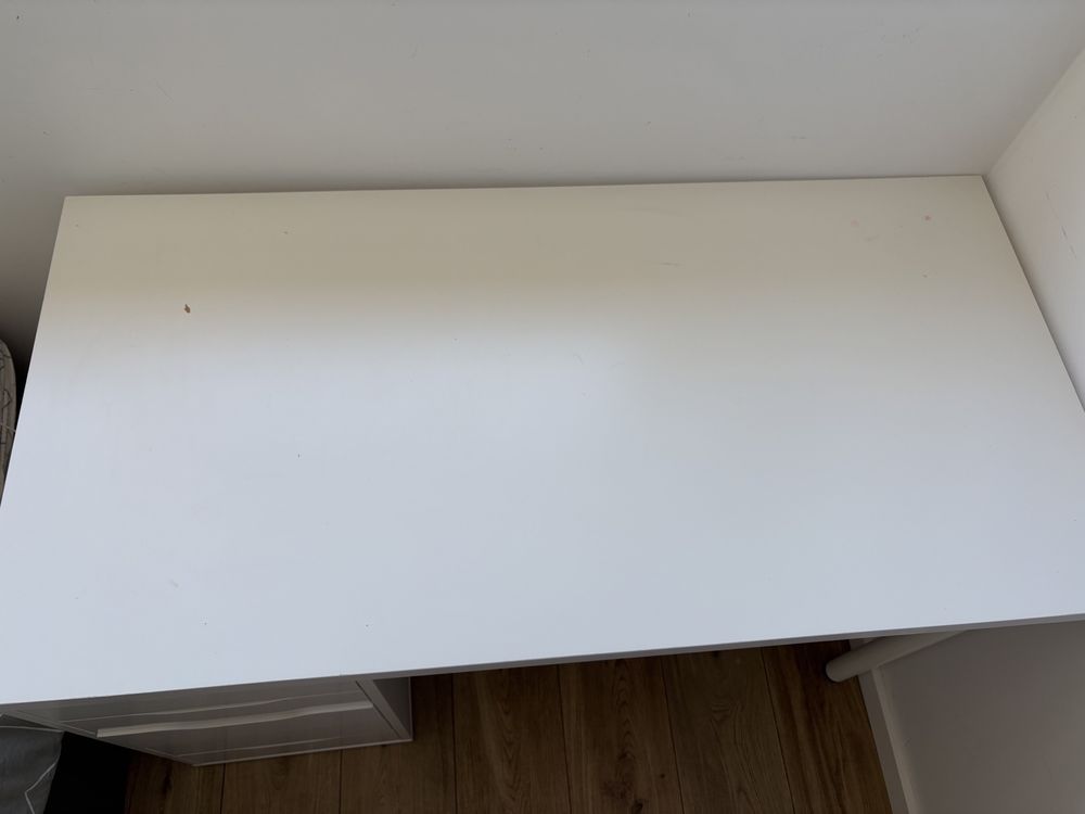 Vende-se Secretária Ikea + Bloco de Gavetas