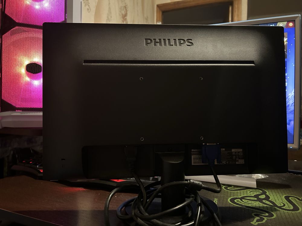 Монитор philips.
