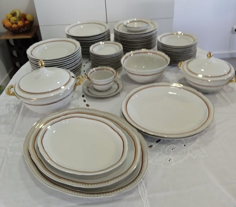 Serviço 126 peças de jantar café e chá porcelana Coimbra novo
