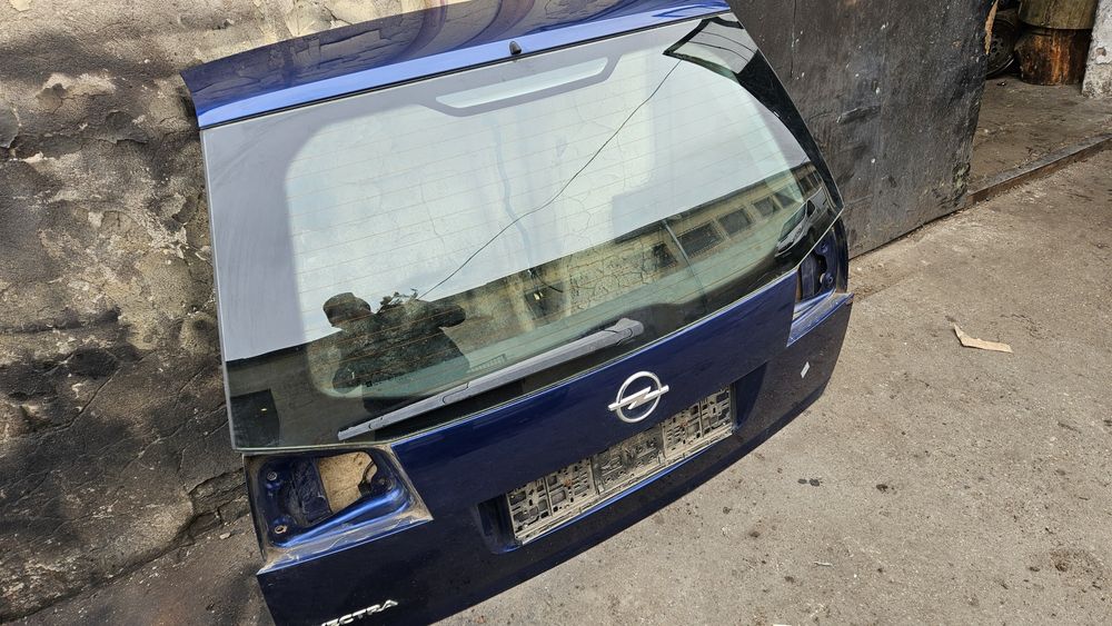 Tylna klapa bagażnika tył z21b opel vectra c kombi bez rdzy jasna szyb