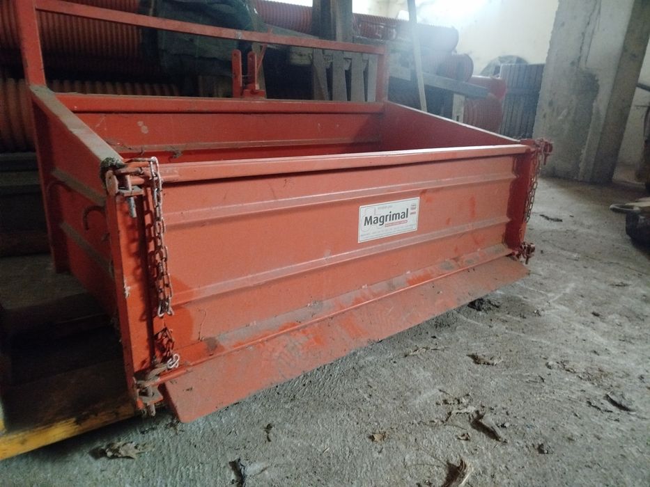 Caixa de carga para trator