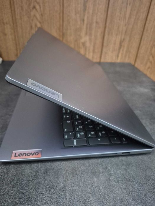 Lenovo IdeaPad Slim 3