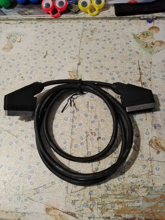 Vendo cabo de vídeo 1 novo