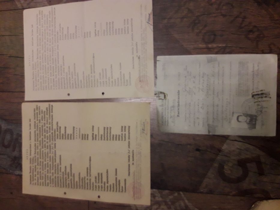 Antyki stare książki i dokumenty