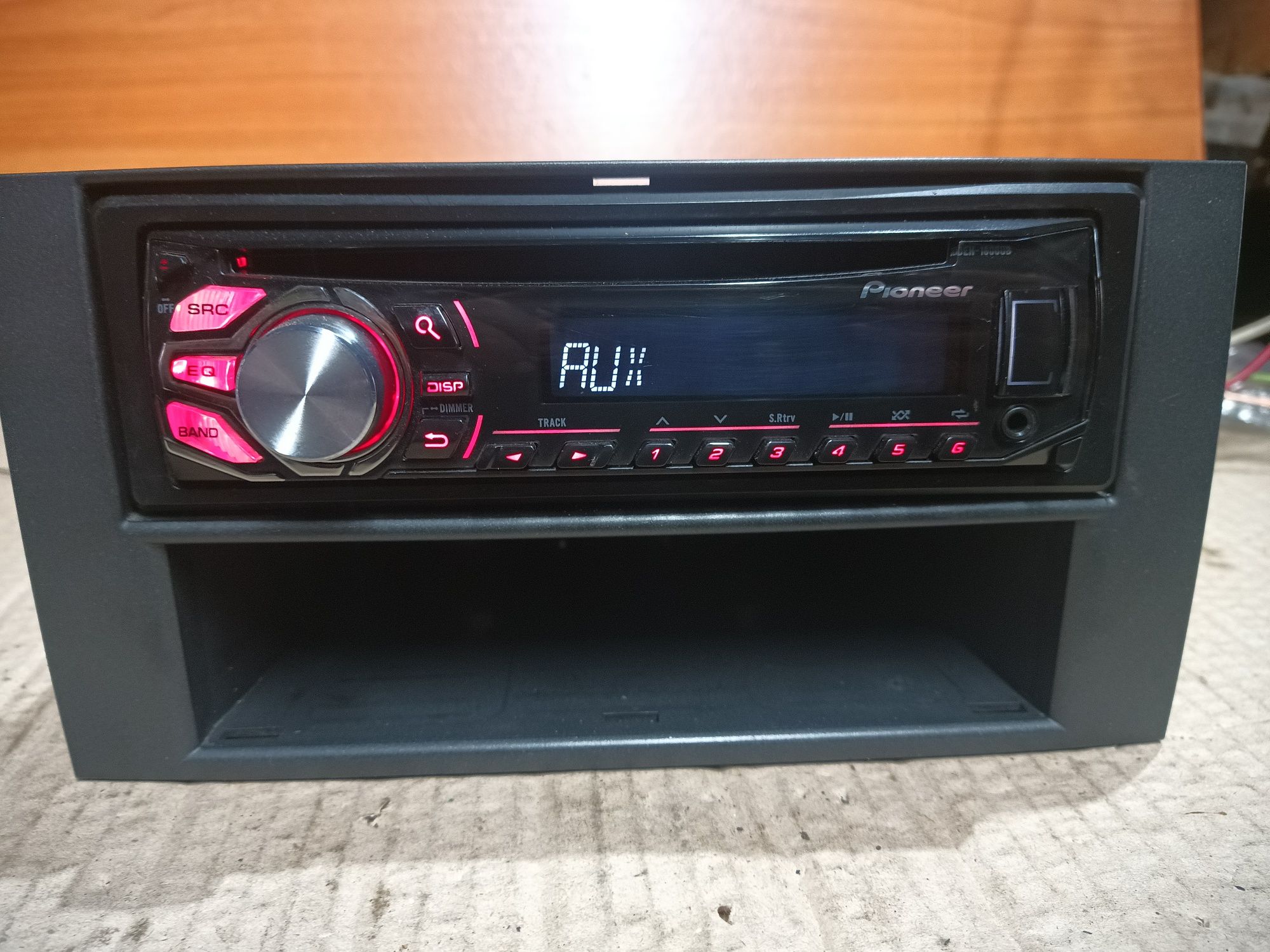 Автомагнітола Pioneer DEH-1600UB USB, AUX,CD